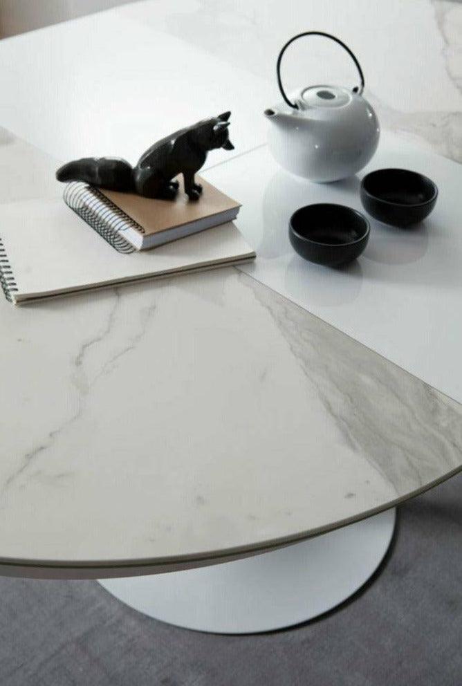 Eclipse Dining Table By Ozzio