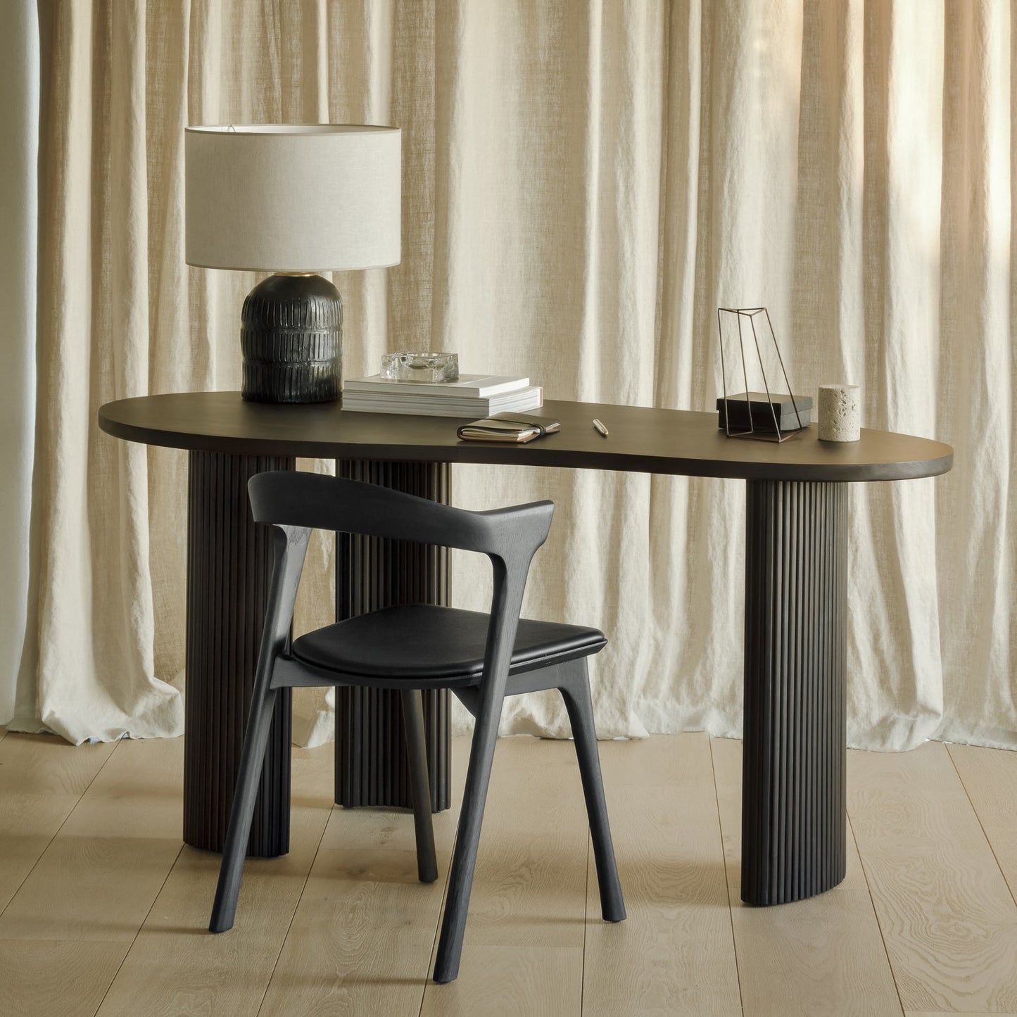 Boomerang Desk