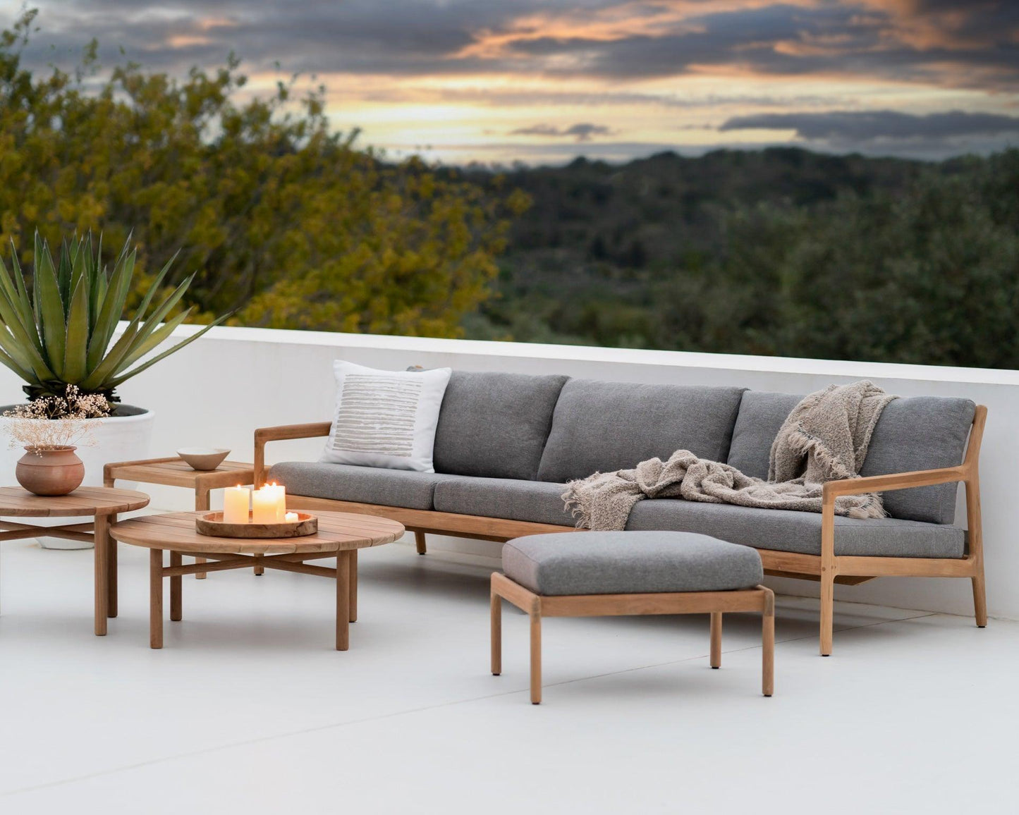 Jack Outdoor Footstool