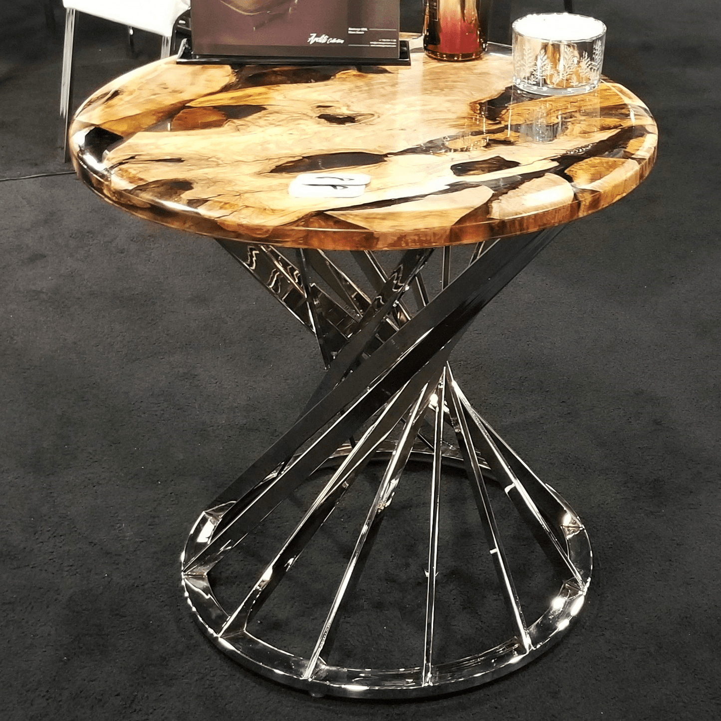 Luxury Olive Wood Round Table With Tribune Base