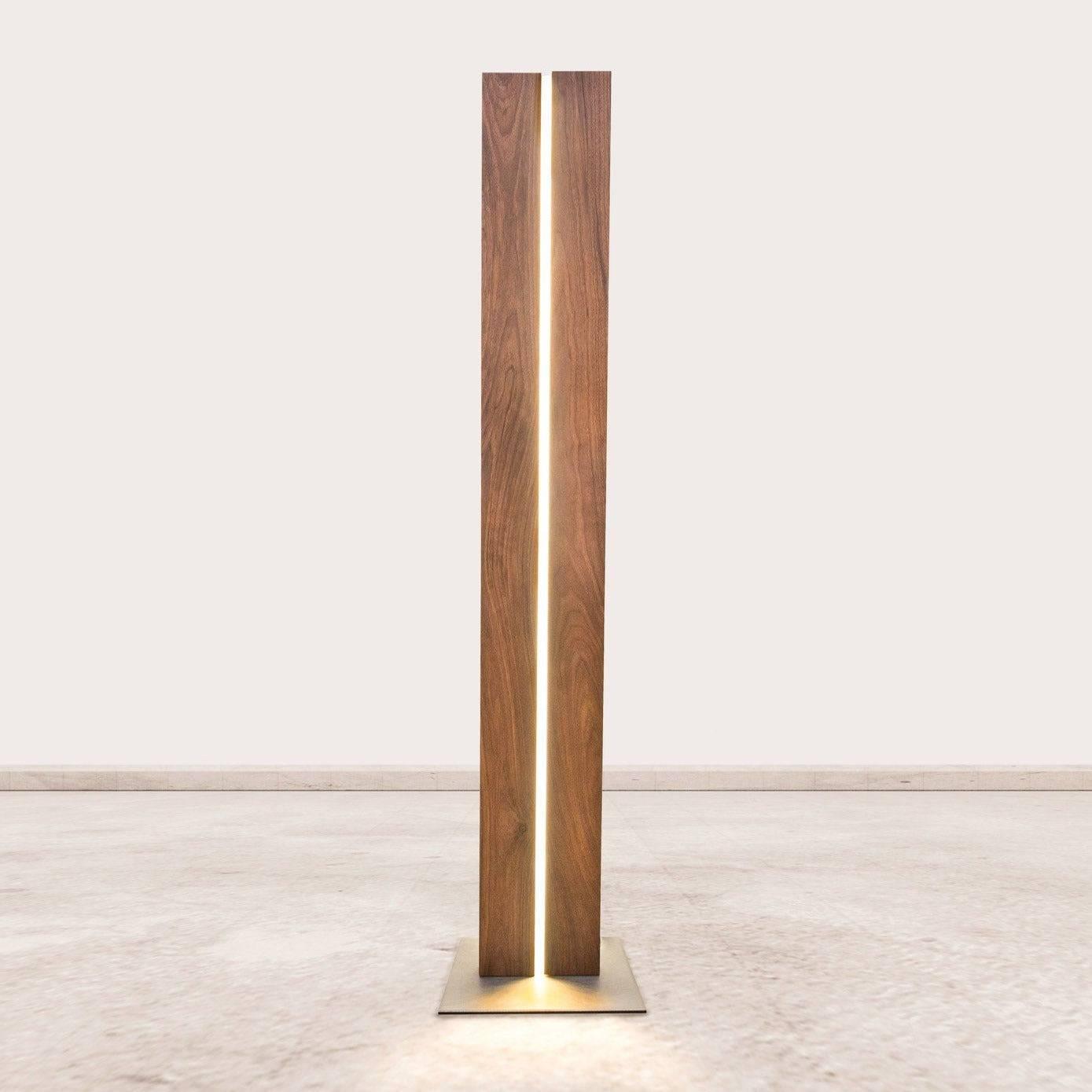 ONE FLOOR LAMP