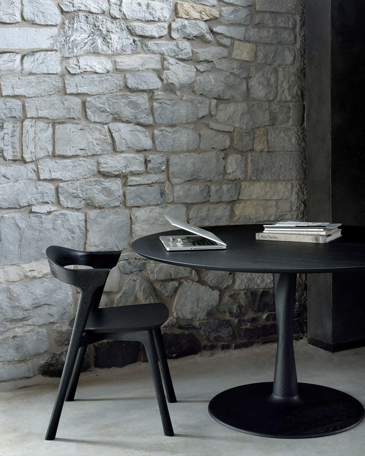 Torsion Round Dining Table