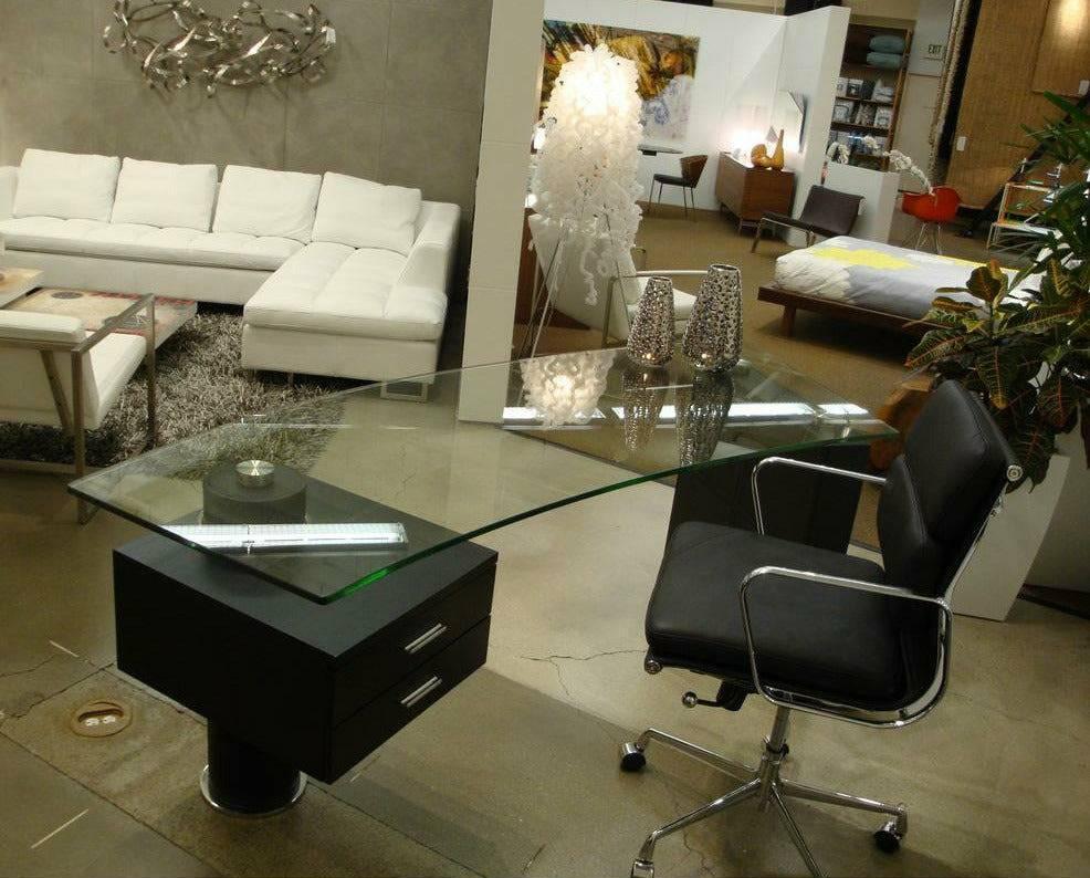 Trapeze Desk