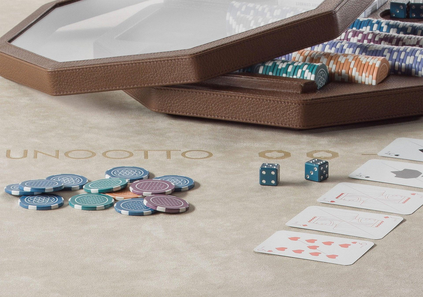 Unootto Wood Poker Table