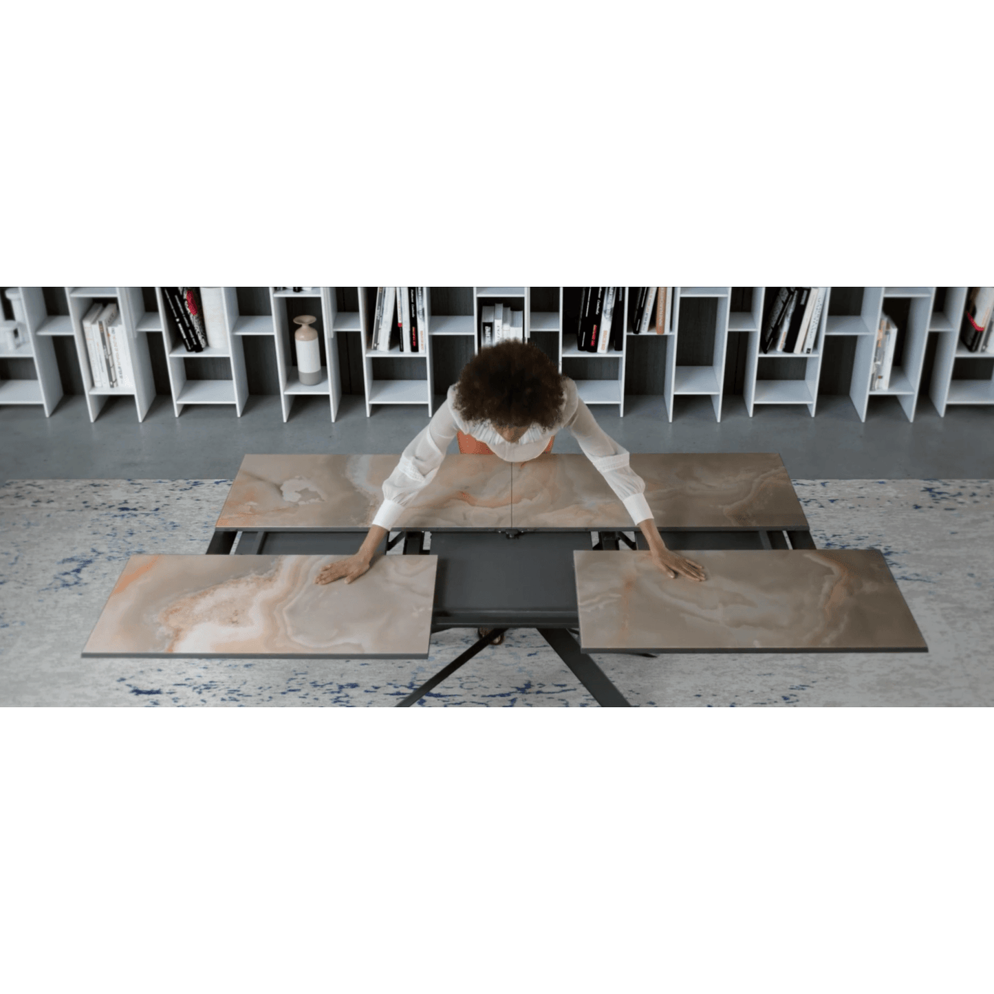 4x4 Expandable Table By Ozzio