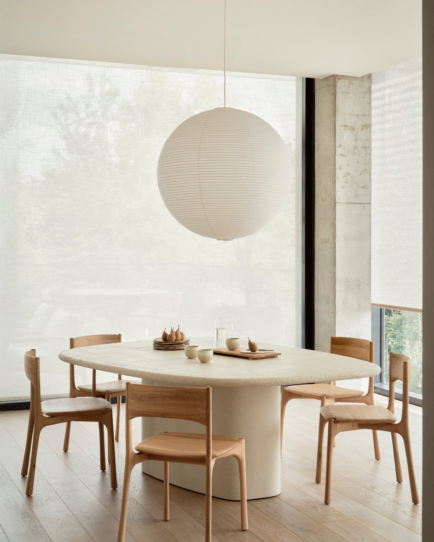 Elements dining table
