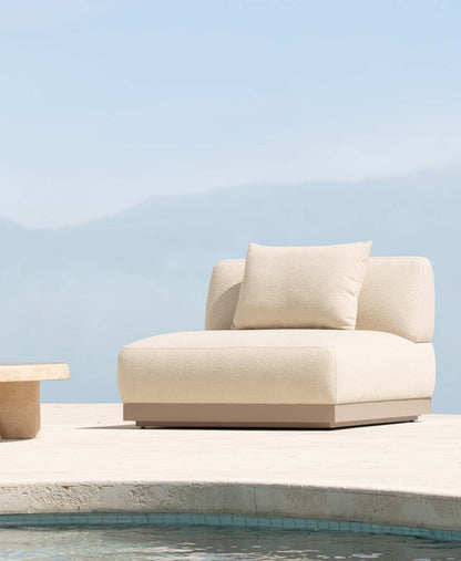 LUCCA ROUND COFFEE TABLE 47