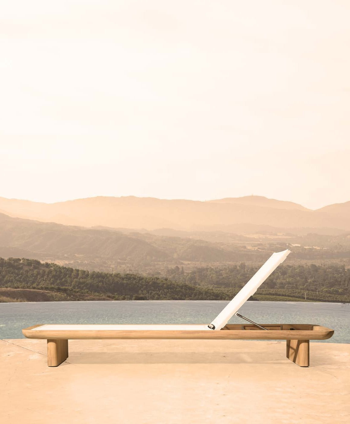 VICTORIA TEAK SUN LOUNGE