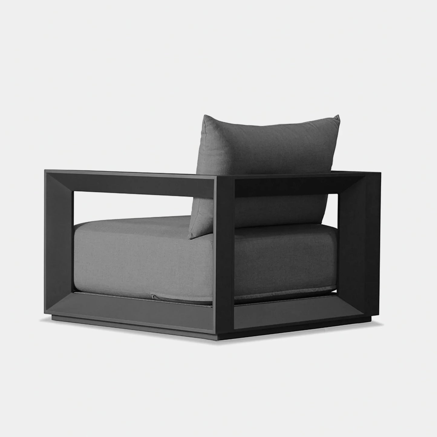 VAUCLUSE LOUNGE CHAIR
