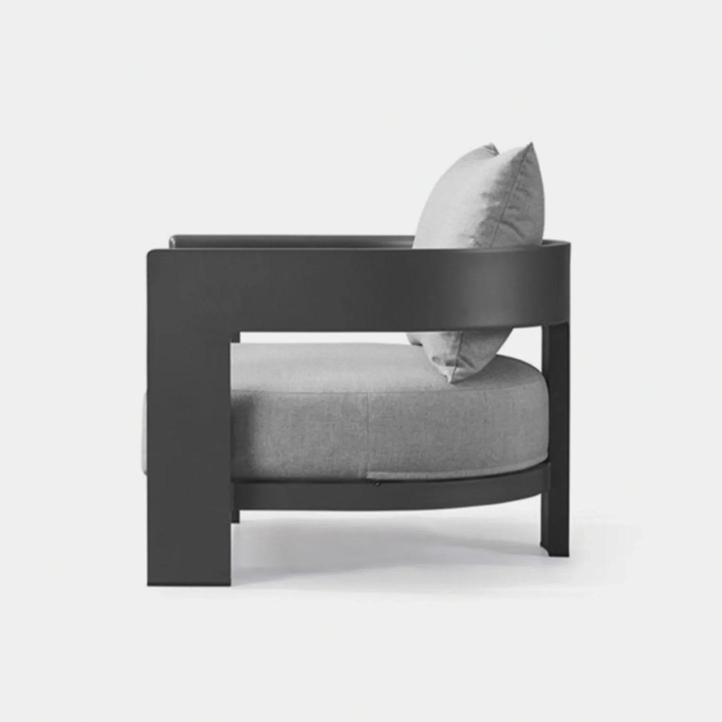 VICTORIA LOUNGE CHAIR