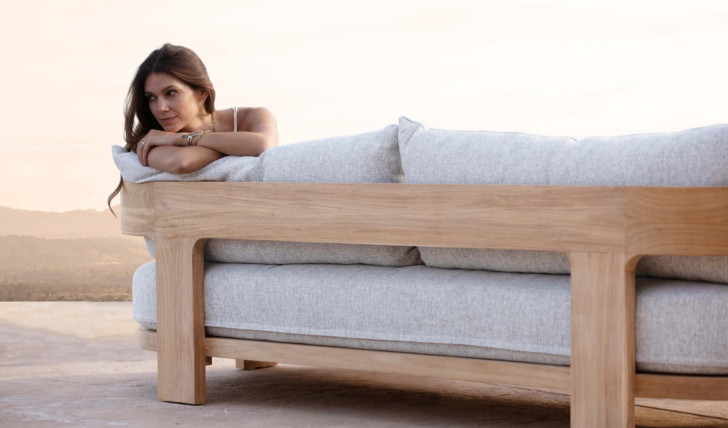 VICTORIA TEAK 2 SEAT SOFA