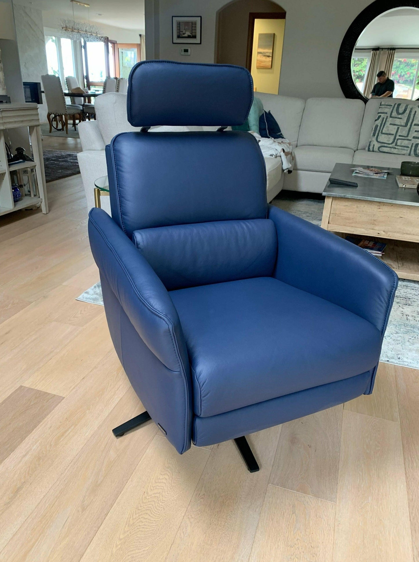Aura Swivel Power Recliner by Himolla