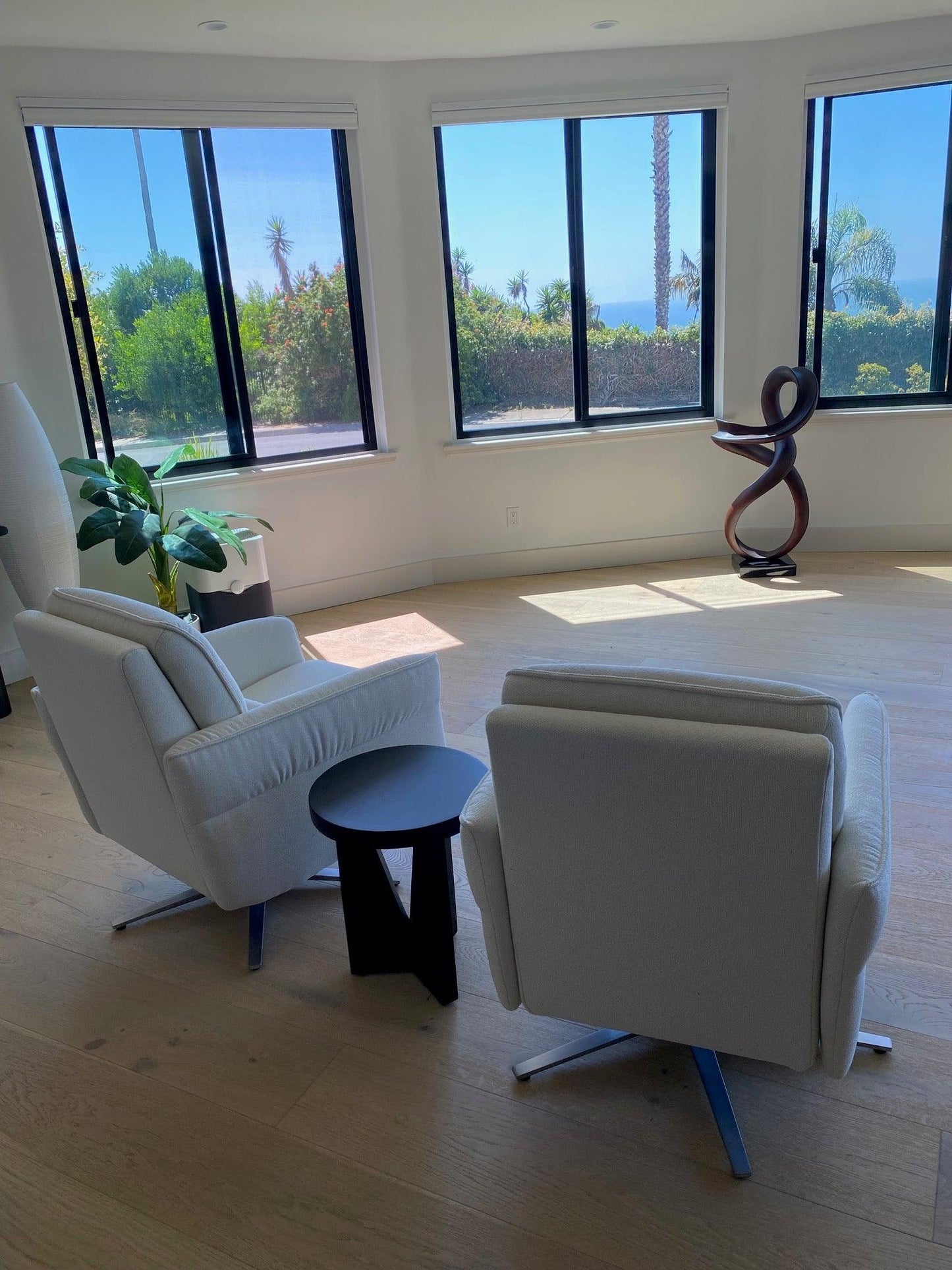 Aura Swivel Power Recliner by Himolla