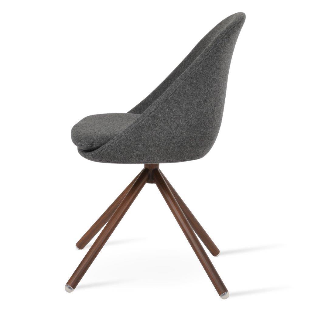 Avanos Stick Swivel Chair