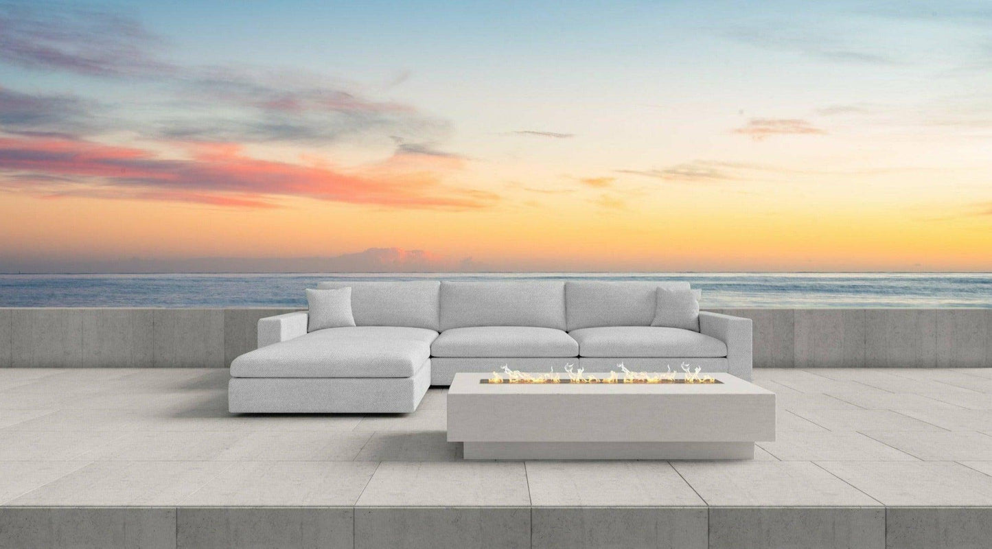 B- Lounge Outdoor sectional By Thomas Dawn