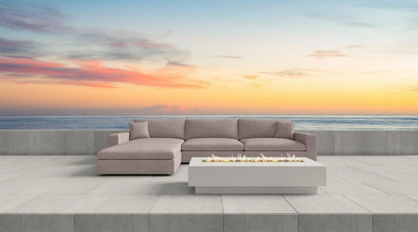 B- Lounge Outdoor sectional By Thomas Dawn
