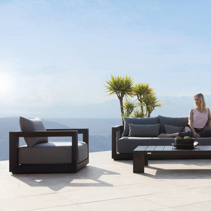 VAUCLUSE LOUNGE CHAIR