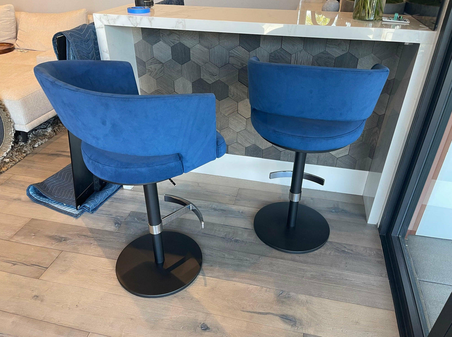 CIRCA Adjustable Stool