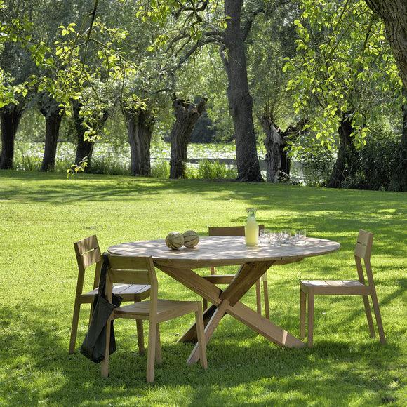 Circle Outdoor Dining