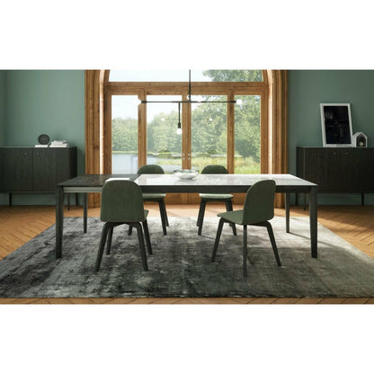 Hemrik Dining Table