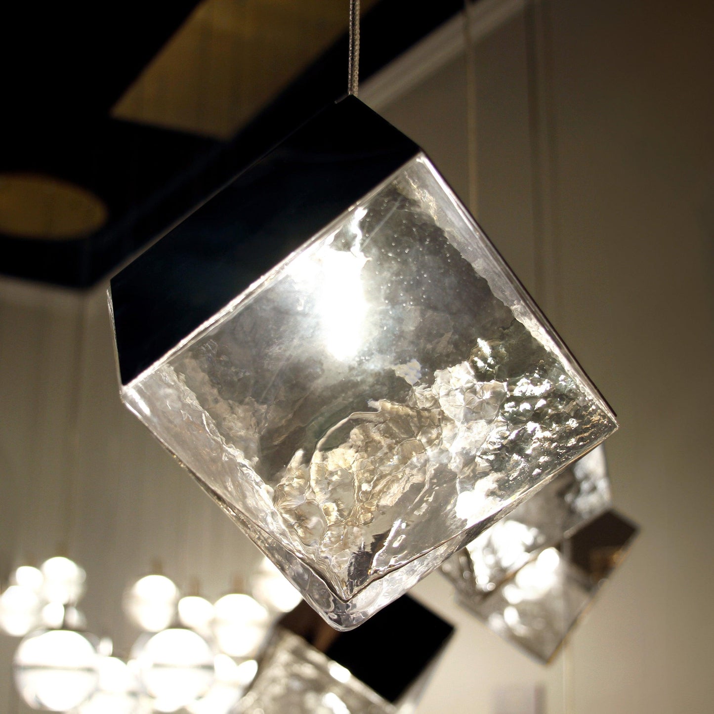 ICE CUBE 9-LIGHT LED PENDANT