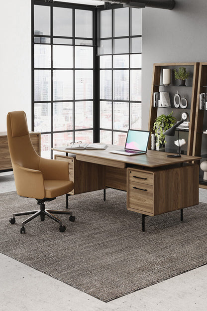 LINQ 6821 Executive Desk