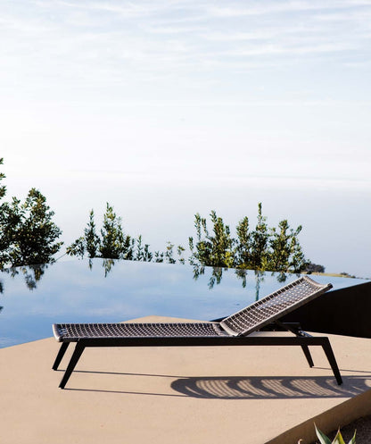 LOOP SUN LOUNGE