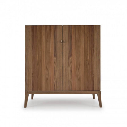 Moment Guest Chest