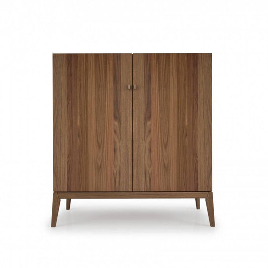 Moment Guest Chest
