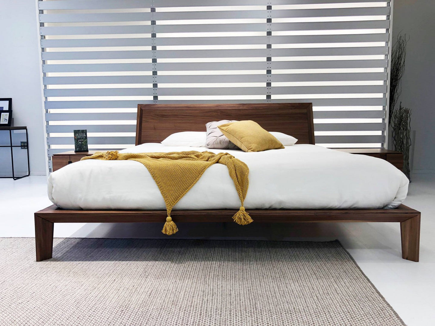 Moment Bed