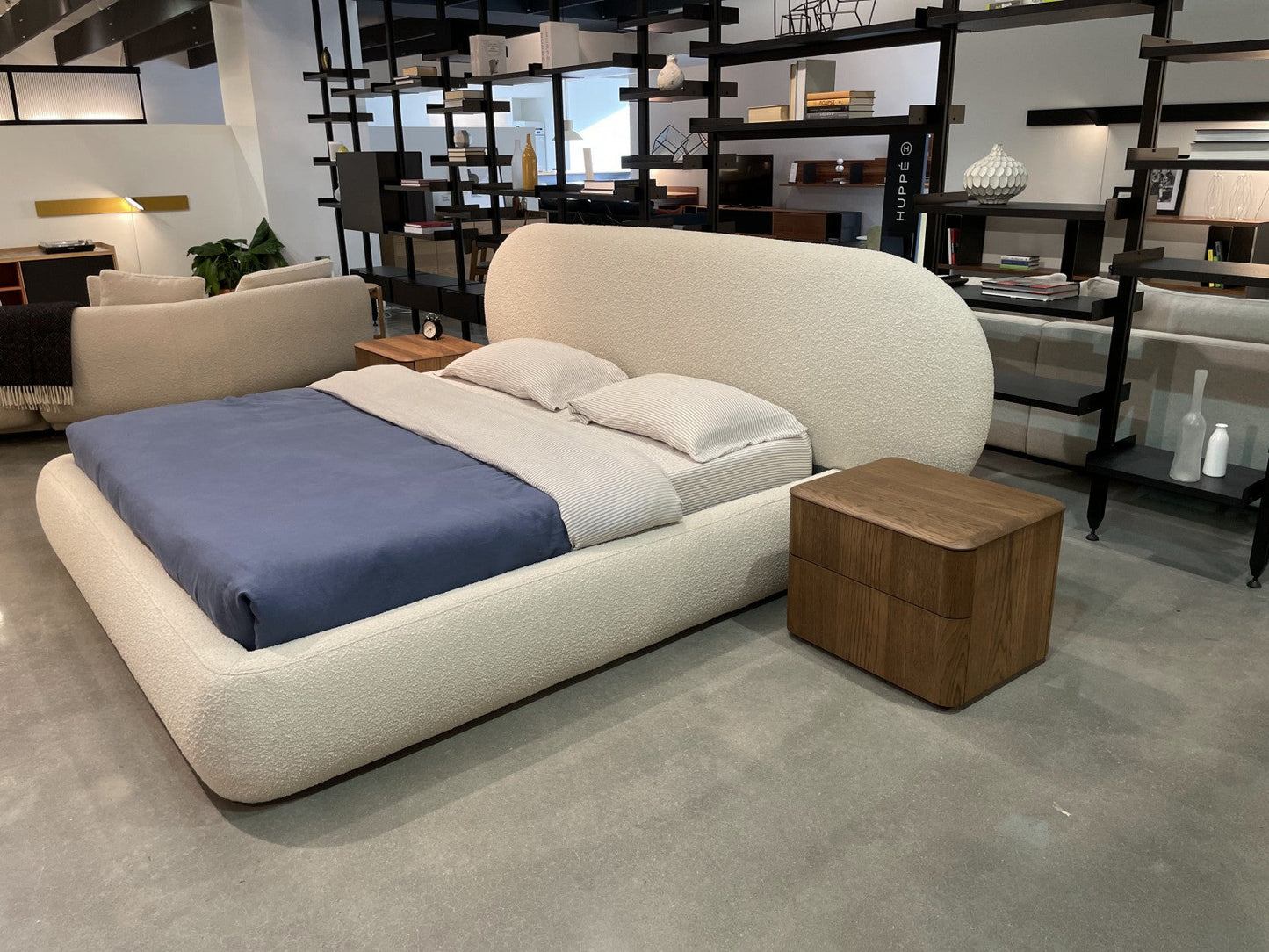 Simone Bed