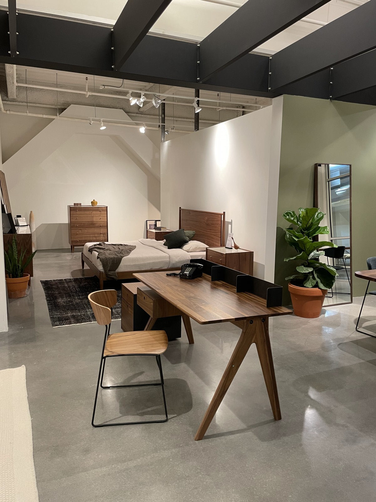 FRANK WALNUT WORK DESK