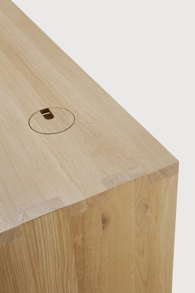 U Desk