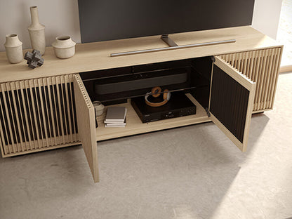 Profile™ 8479 Media Console